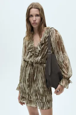 Vestido corto estampado volantes de Mango en Vestidos para argentina