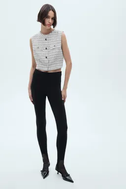 Top corto tweed de Mango en Tops para argentina