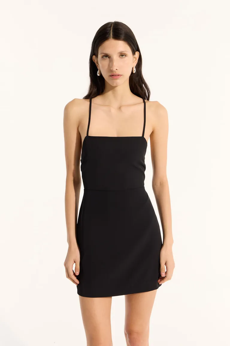 Vestido corto negro con escote en la espalda y recortes en la cintura de Portsaid en Vestidos para argentina