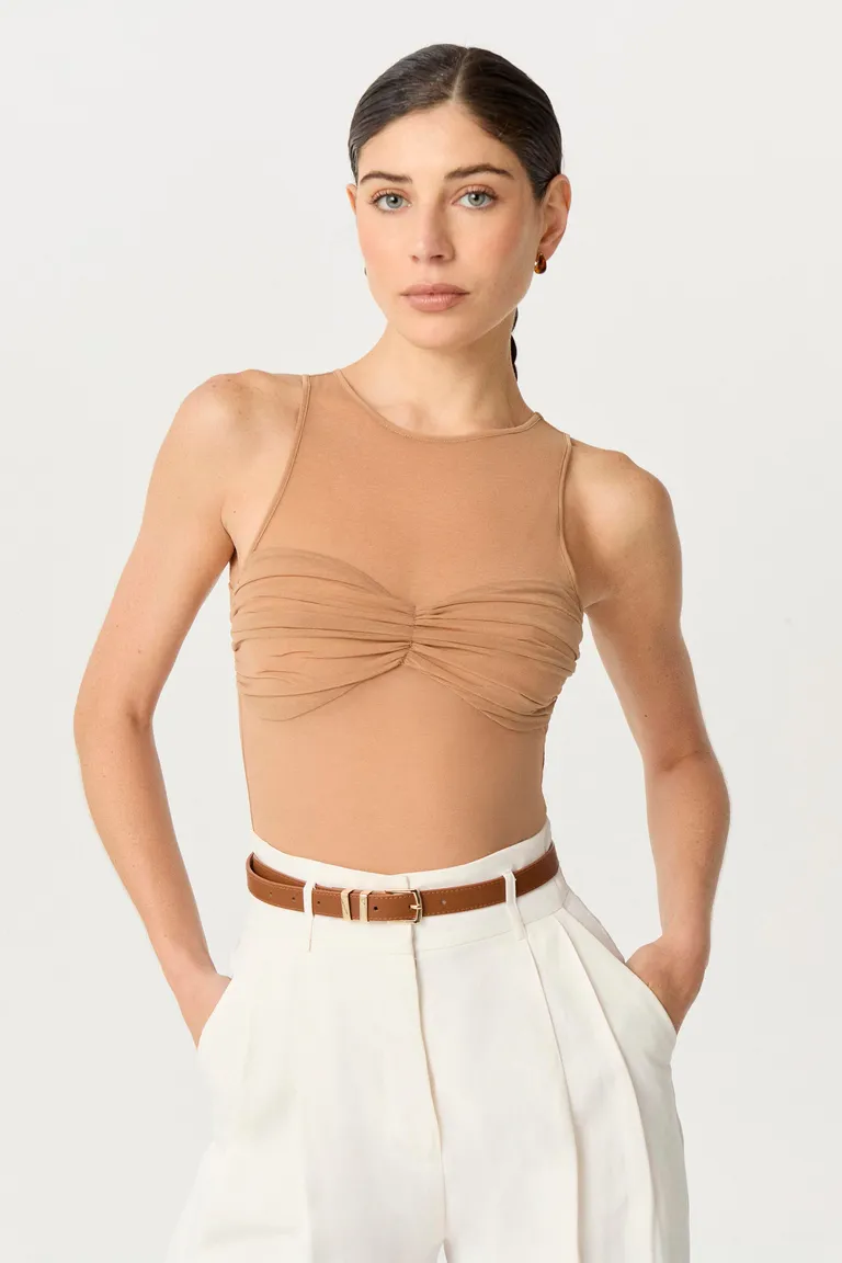 Top femenino de organza de punto con escote corazón y frunces en busto de Markova en Tops para argentina