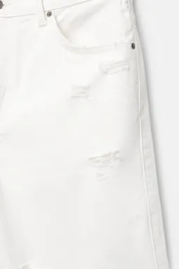 Bermuda denim straight rotos de Pull&Bear en Bermudas y Shorts para argentina