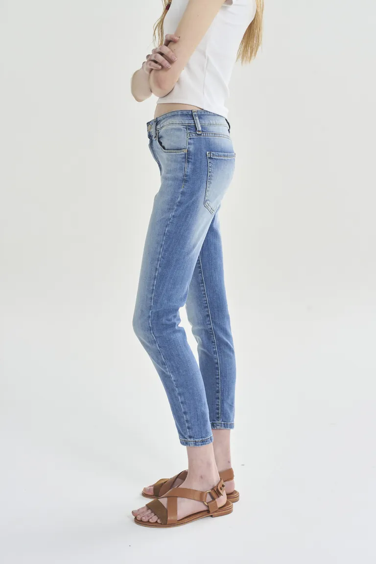 Pantalones vaqueros de corte recto y cintura media para mujer de Akiabara en Pantalones para argentina