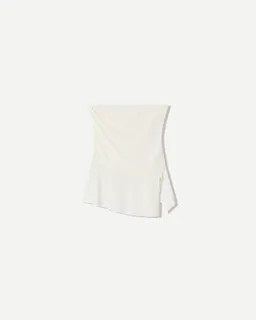 Top bandeau asimétrico crepé de Bershka en Tops para argentina