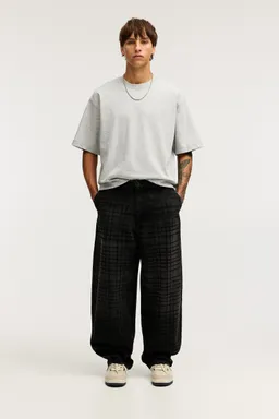 Jeans skater cuadros de Pull&Bear en Pantalones para argentina