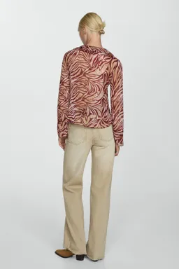 Blusa estampada con volantes de Mango en Blusas para argentina