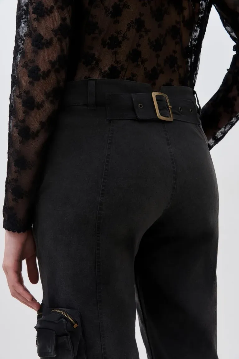 Pantalón cargo de corte recto y tiro medio con ajustes en la cintura y botamanga de Rapsodia en Pantalones para argentina