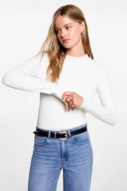 Remera costuras decorativas de Mango Teen en Buzos y Sweaters para argentina