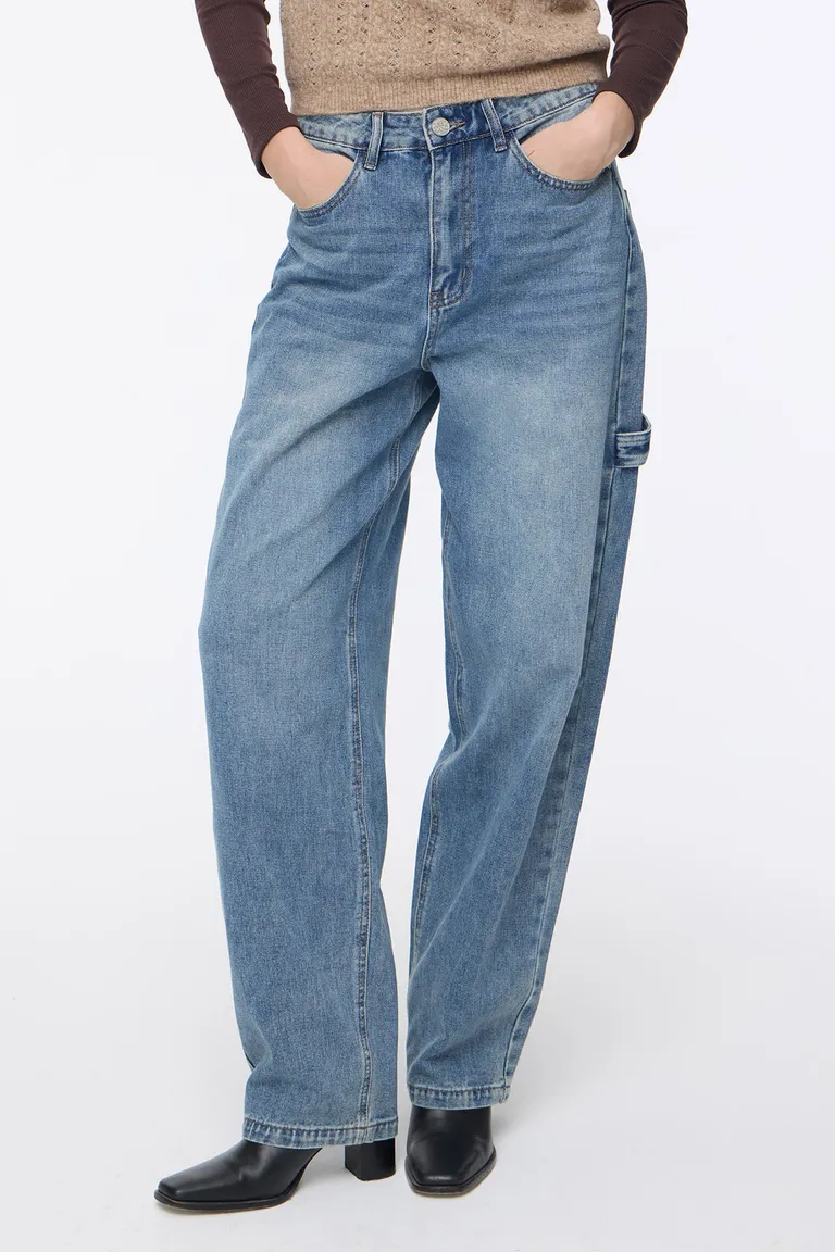 Pantalón de denim recto tipo cargo con bolsillos laterales y cierre frontal de Cuesta Blanca en Pantalones para argentina