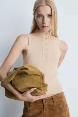 Top canalé con botones de Mango en Tops para argentina
