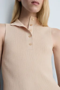 Top canalé con botones de Mango en Tops para argentina