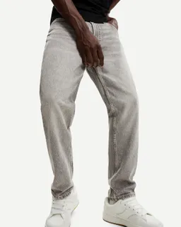 Jeans corte recto de Bershka en Pantalones para argentina