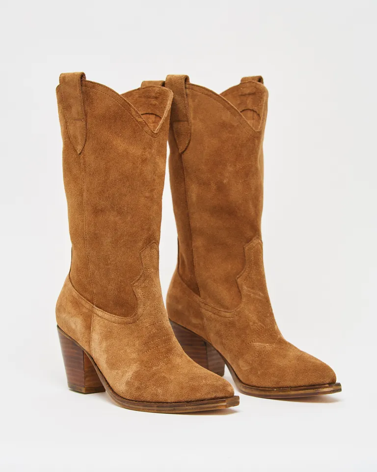 Bota texana de caña media con taco angular y diseño clásico de estilo rodeo de Wanama en Botas y Botinetas para argentina