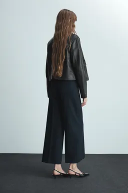 Pantalón pinzado wideleg de Mango en Pantalones para argentina