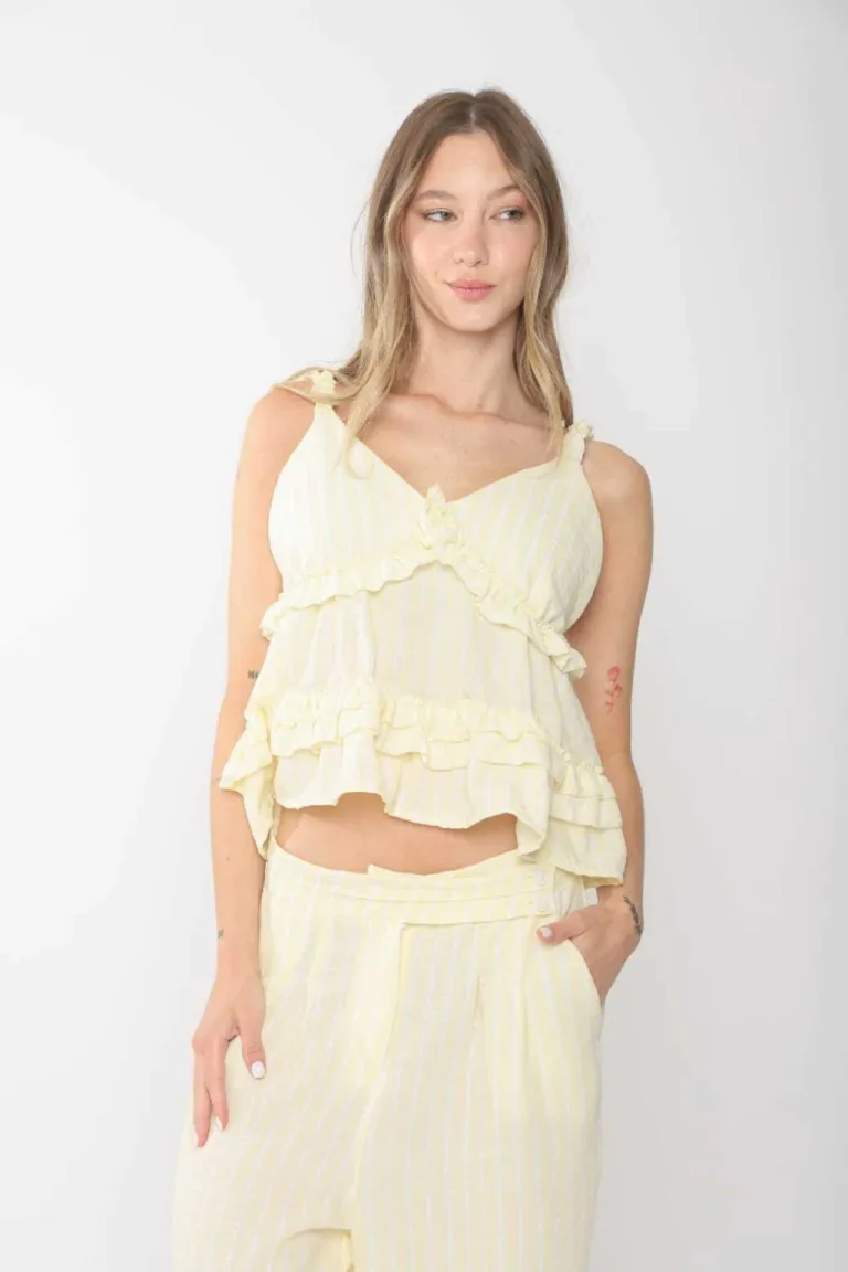 Blusa de lino rayada con detalles en volados y escote en V de Belle en Blusas para argentina