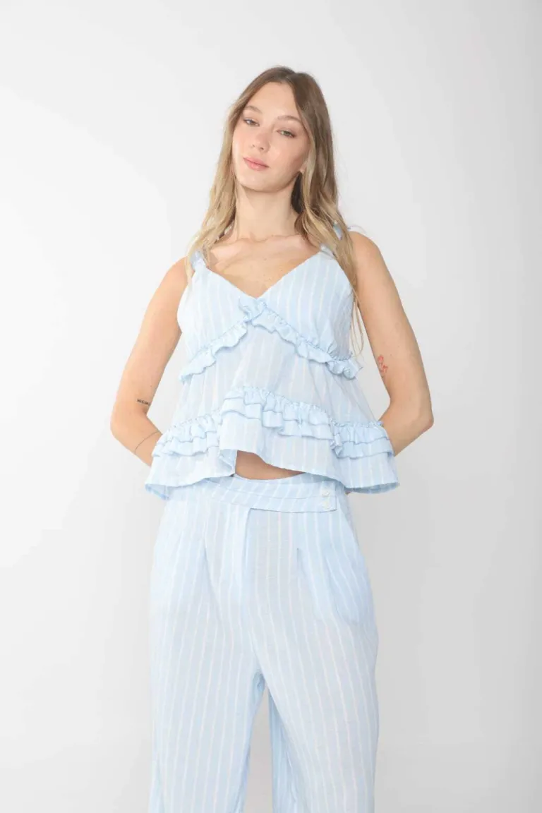 Blusa de lino rayada con detalles en volados y escote en V de Belle en Blusas para argentina