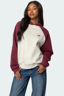 Buzo oversized moño raglán de Edikted en Buzos y Sweaters para argentina