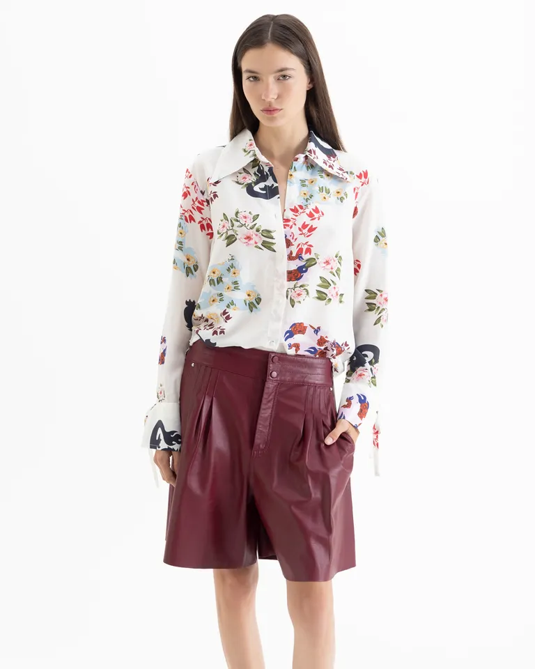 Camisa de mangas largas con estampa de dragones y botones forrados de Jazmin Chebar en Camisas para argentina