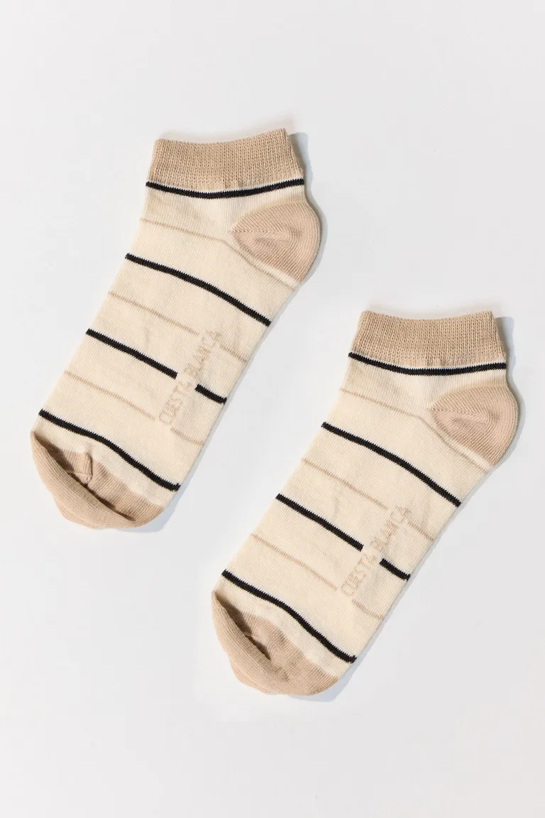 Calcetines Femeninos con Diseño Exclusivo en Tono Beige de Cuesta Blanca en Ropa Interior y Medias para argentina