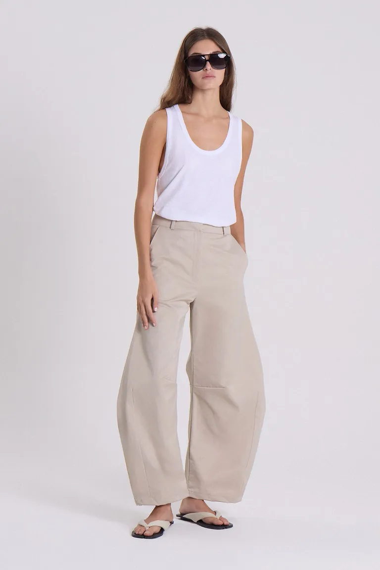 Pantalón de gabardina de cintura alta en tono beige para mujer de Maria Cher en Pantalones para argentina