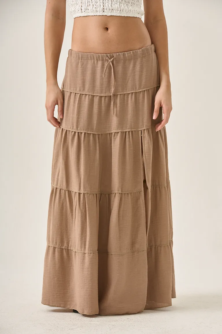 Pollera midi Renata: Prenda vaporosa y fluida con diseño en capas para un estilo boho chic de Sweet en Faldas para argentina