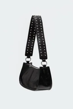 Cartera cuero sintético correa tachas de Edikted en Bolsos y Carteras para argentina