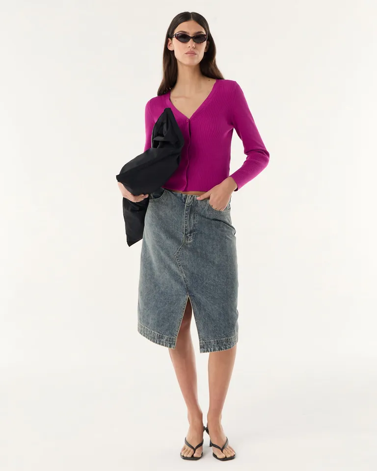 Cardigan entallado con escote en V y botones frontales de manga larga de Furzai en Buzos y Sweaters para argentina