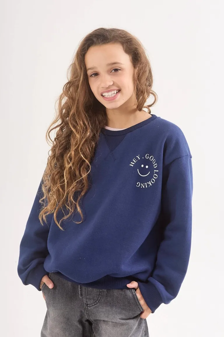 Buzo de frisa negro con diseño sencillo y elegante de Belle en Buzos y Sweaters para argentina