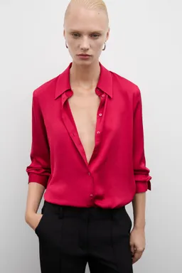 Camisa fluida satinada de Mango en Camisas para argentina