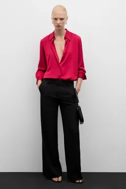 Camisa fluida satinada de Mango en Camisas para argentina