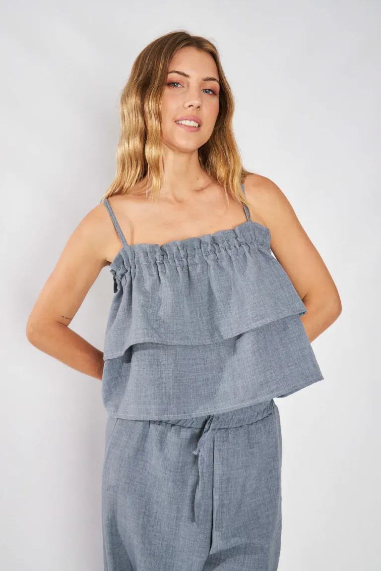 Blusa de lino con volantes, ideal para looks versátiles y elegantes de Belle en Blusas para argentina