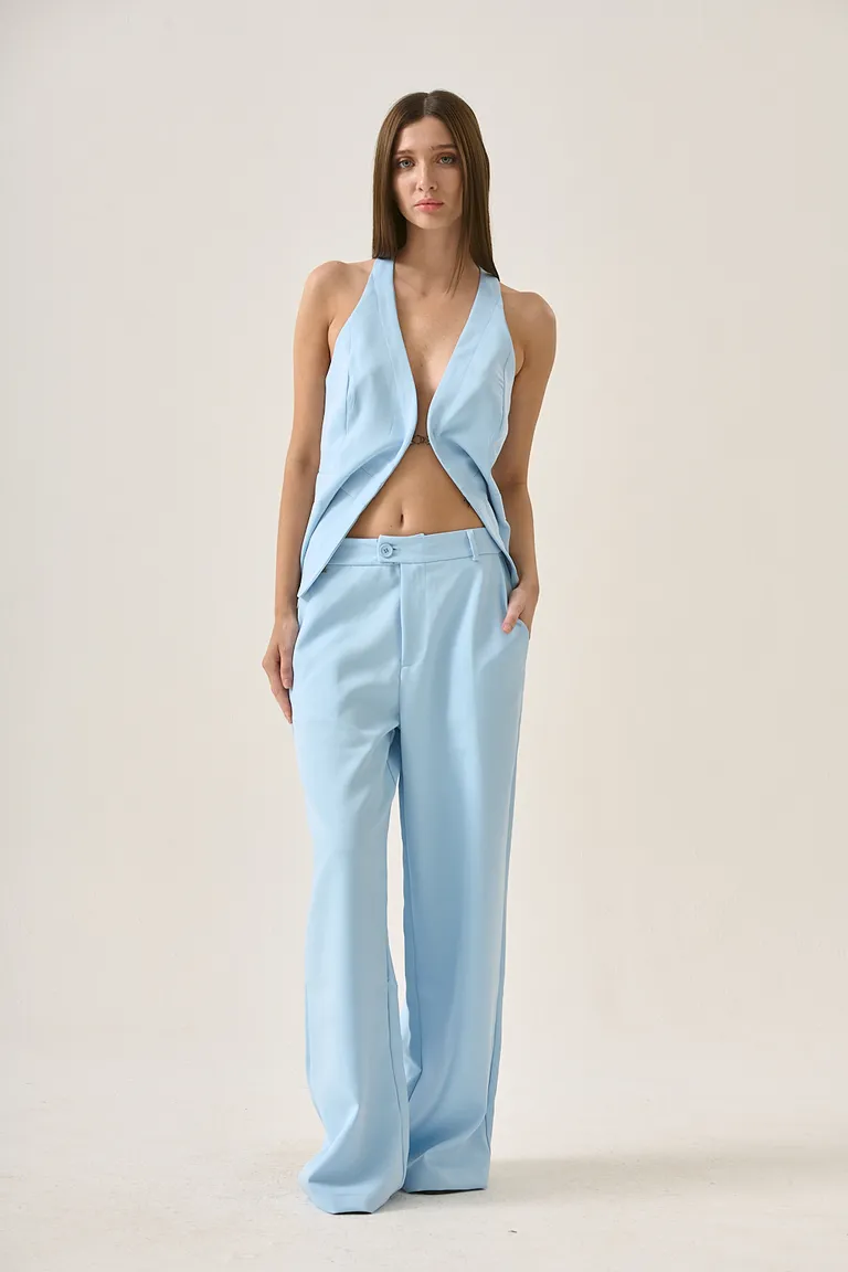 Pantalón eris de corte recto y tiro medio en tela sastrera de excelente caída de Sweet en Pantalones para argentina