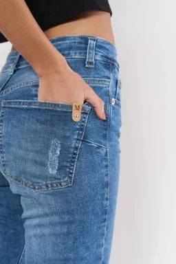 Jean denim chupín collin de Magda en Pantalones para argentina