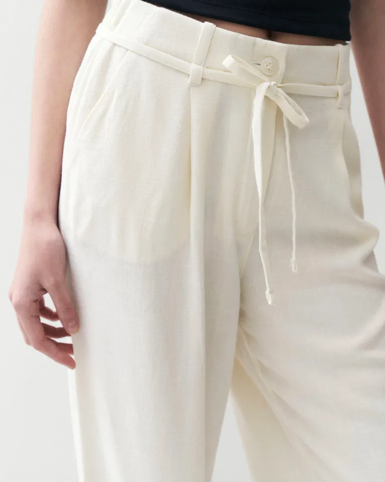 Pantalón wide leg con tira ajustable en cintura y bolsillos funcionales de Sky en Pantalones para argentina