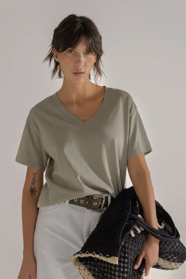 Remera verde de corte relajado para mujer de Akiabara en Remeras para argentina