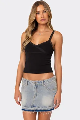 Musculosa con encaje amilia de Edikted en Tops para argentina