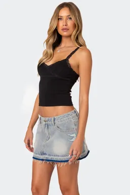 Musculosa con encaje amilia de Edikted en Tops para argentina