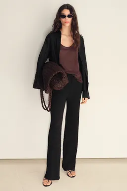 Pantalón con textura de Mango en Pantalones para argentina