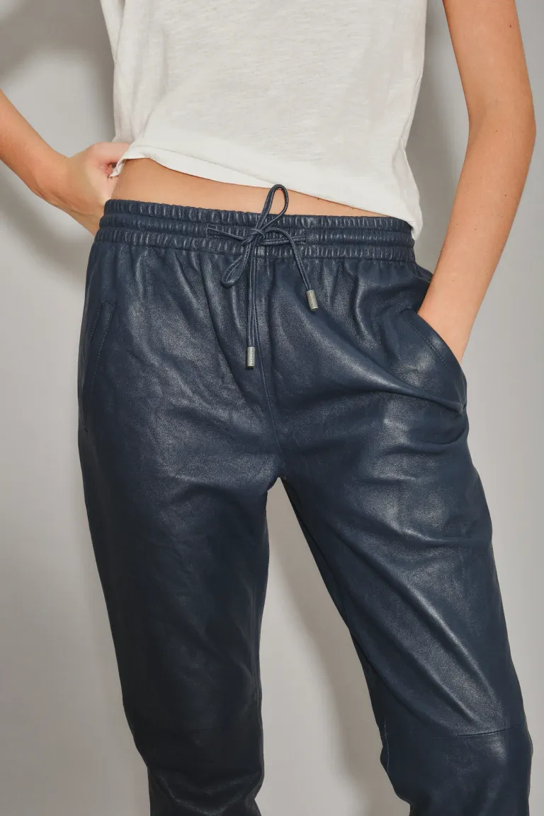 Pantalón estilo babucha con cintura elastizada, cordón de ajuste y bolsillos laterales delanteros de Rapsodia en Pantalones para argentina