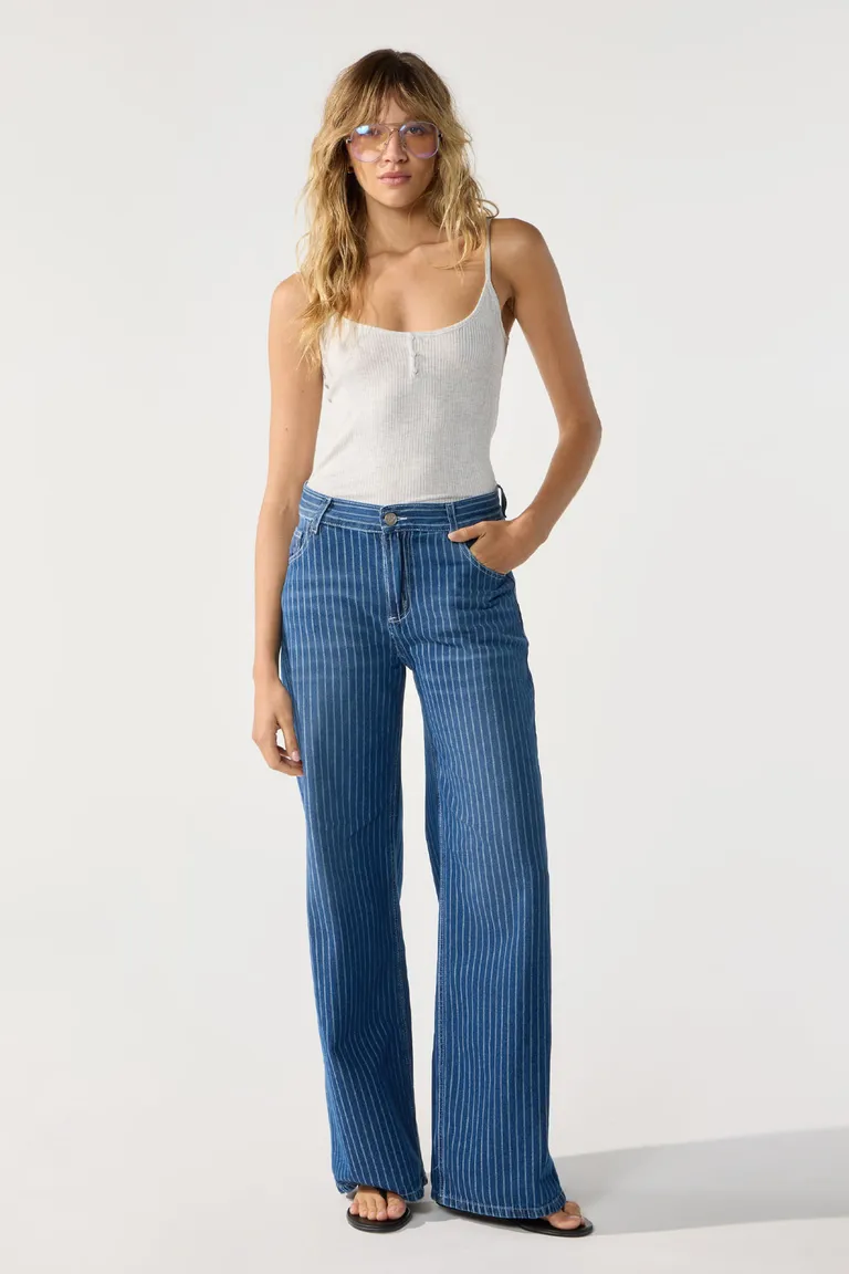 Pantalón de denim de tiro alto en azul con rayas blancas de estilo wide de Cuesta Blanca en Pantalones para argentina