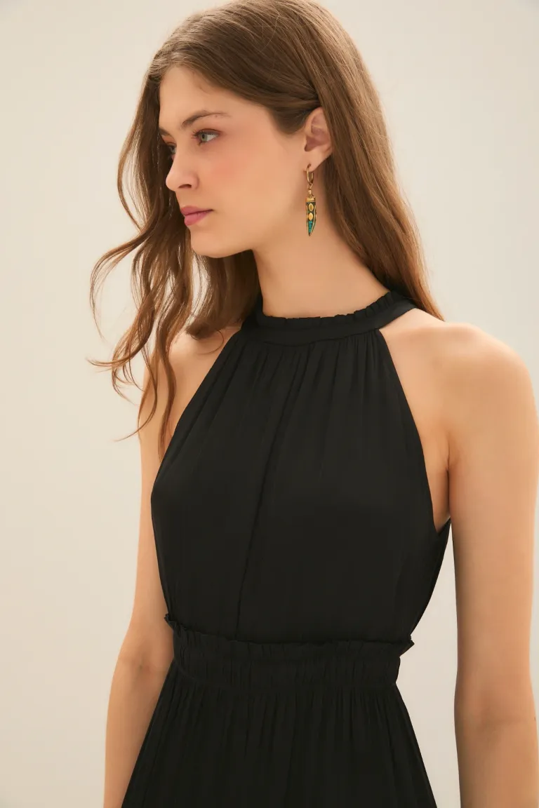 Vestido negro elegante de largo midi con escote halter y volados de Rapsodia en Vestidos para argentina