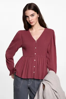 Blusa fluida fruncida de Mango Teen en Blusas para argentina