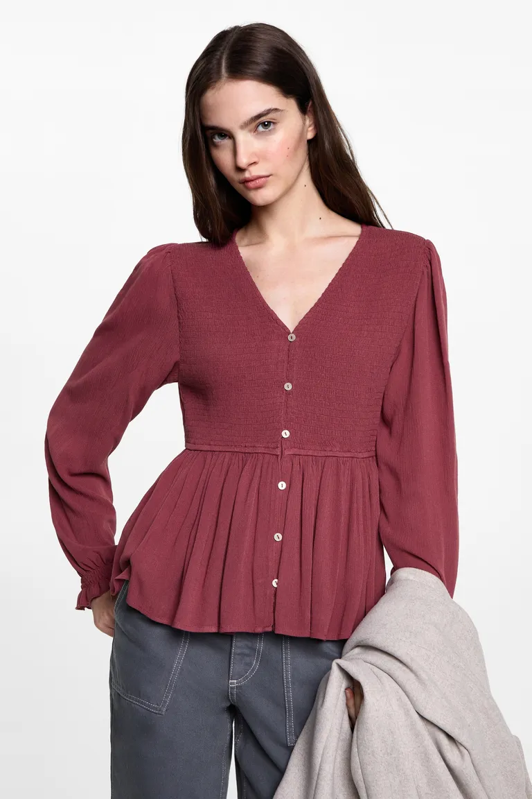 Blusa fluida fruncida de Mango Teen en Blusas para argentina
