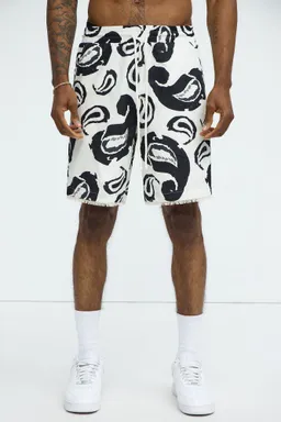 Shorts estampado cachemir desflecados de Fashion Nova en Bermudas y Shorts para argentina