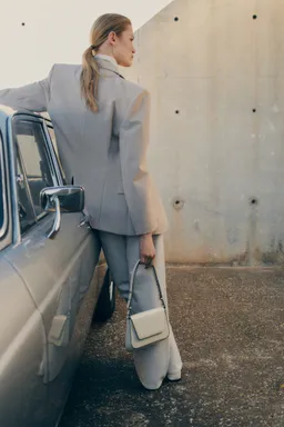 Cartera hombro solapa de Mango en Bolsos y Carteras para argentina