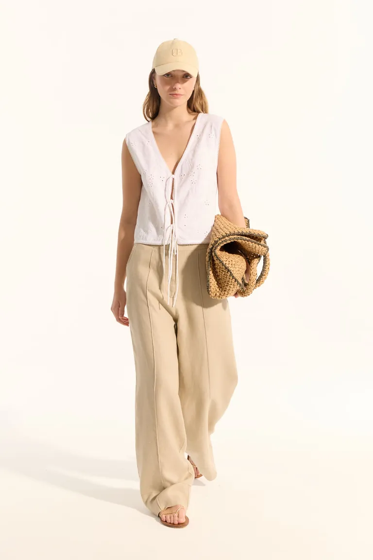 Top bordado con lazos en la espalda y delantera, de diseño elegante y cómodo para mujeres de Portsaid en Tops para argentina