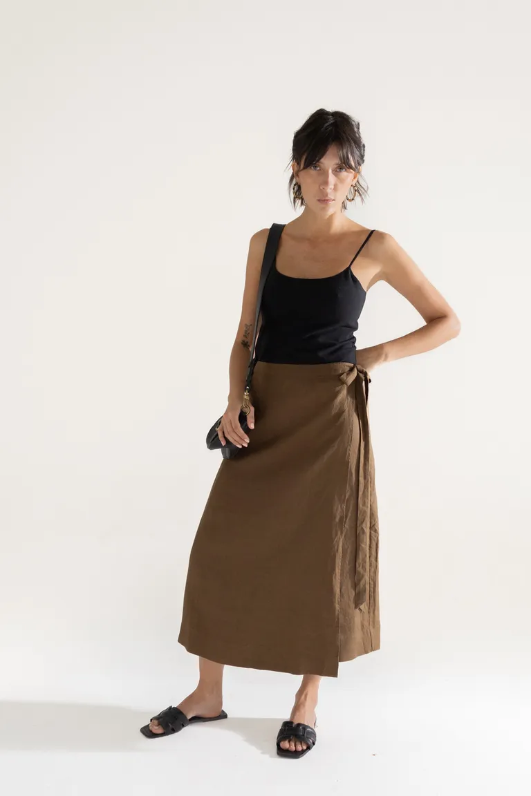 Falda larga de corte recto en color marrón para mujer de Akiabara en Faldas para argentina