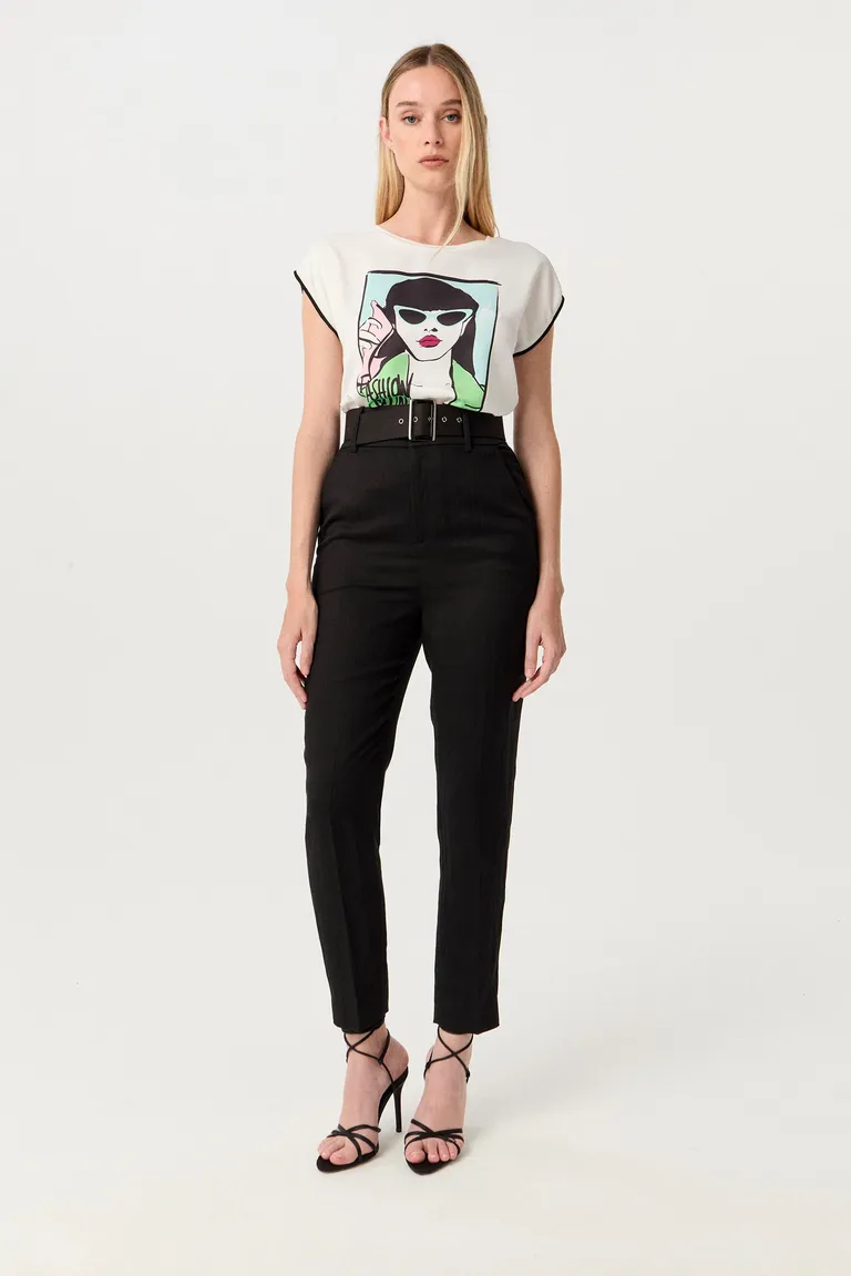 Remera de diseño estampado con corte relajado y hombros caídos de Markova en Remeras para argentina