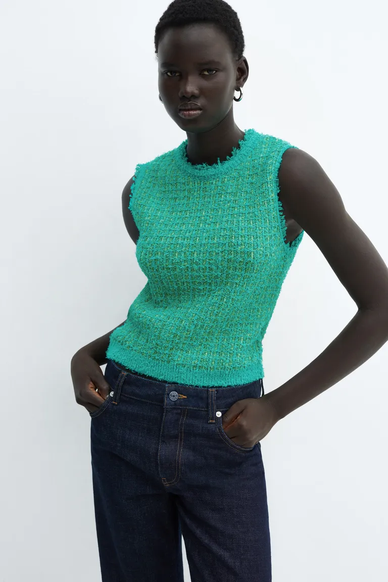 Top tweed deshilachado de Mango en Buzos y Sweaters para argentina