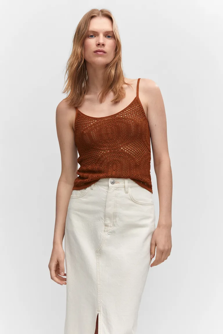 Top punto calados de Mango en Tops para argentina