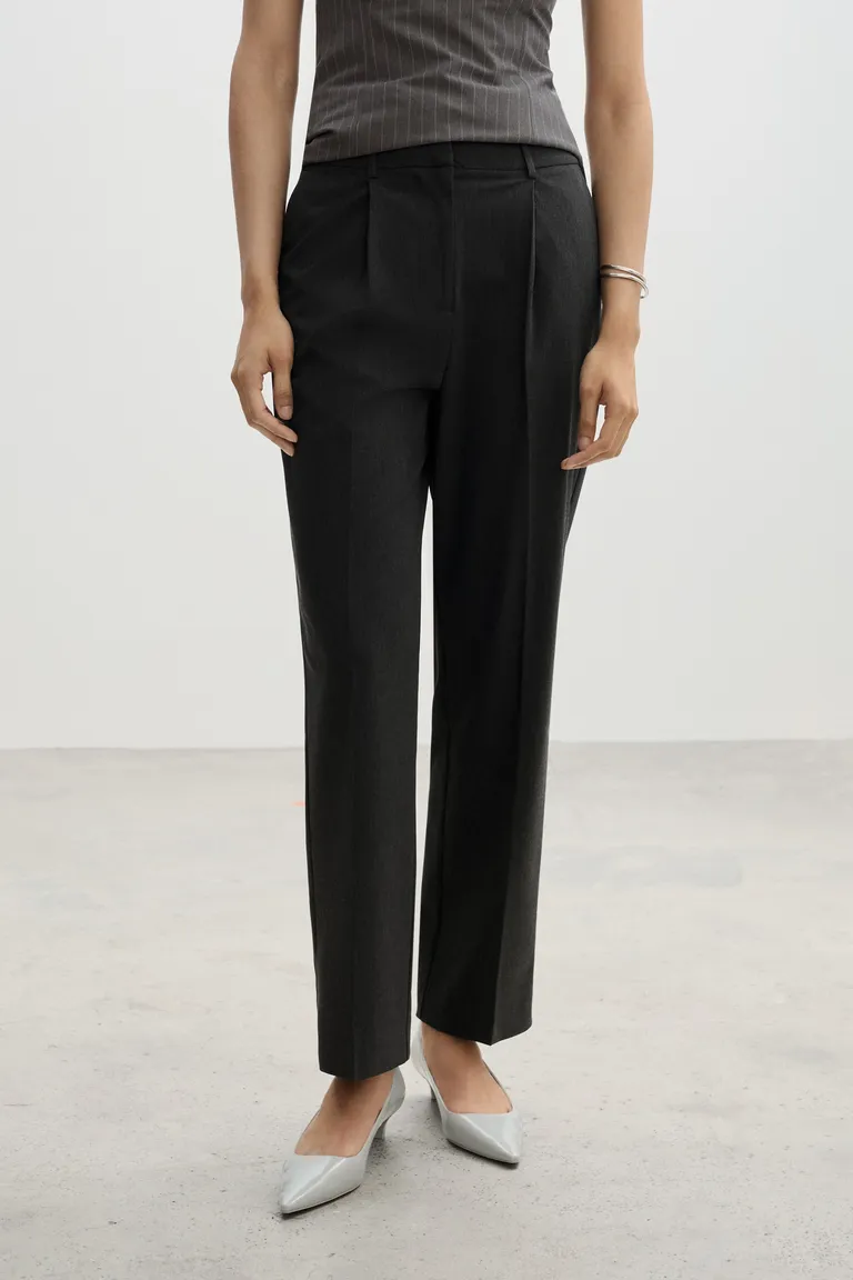 Pantalón recto con pinzas de Mango en Pantalones para argentina
